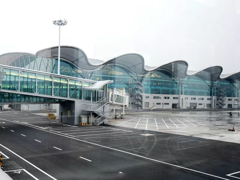 Edifício alto com estrutura de aço para aeroporto